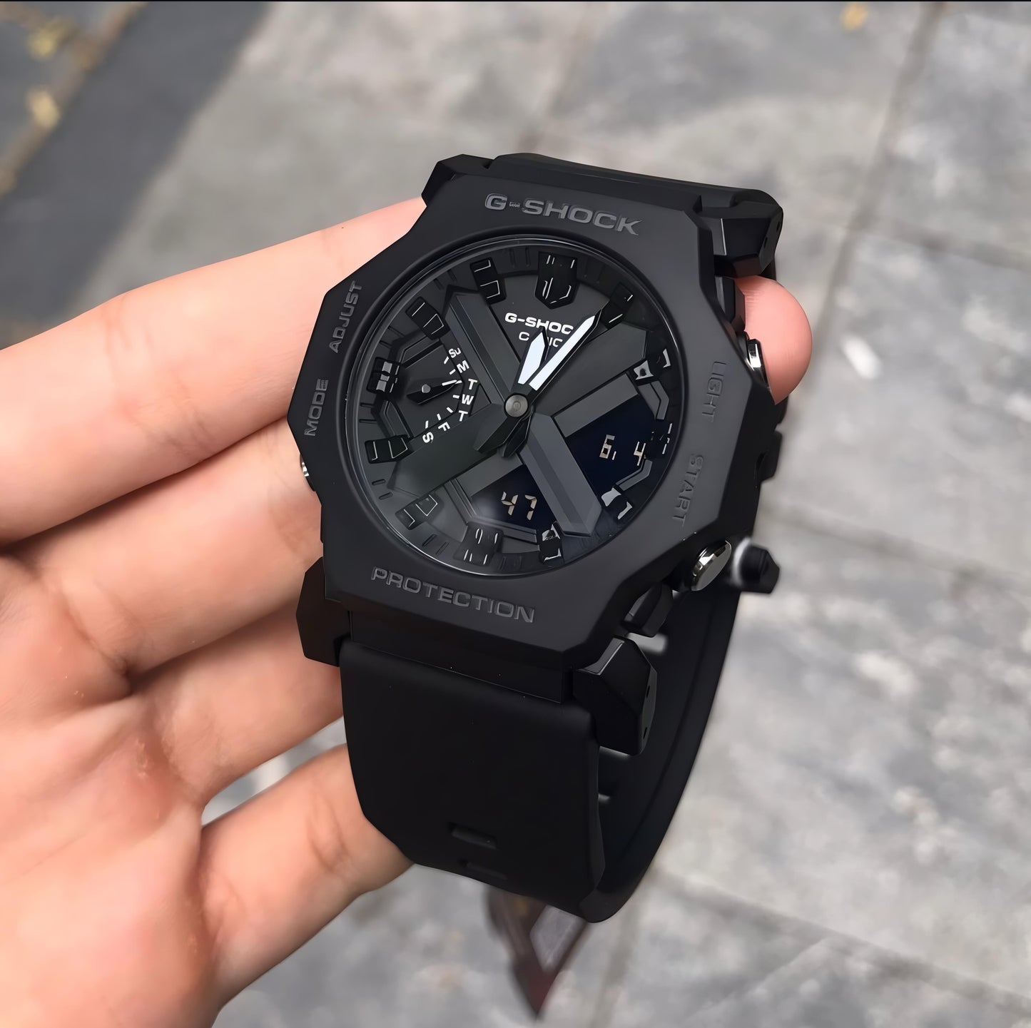 Sporty Men’s Watch